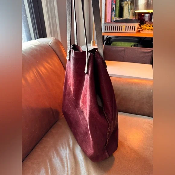 Vintage vibes red maroon brown soft leather tote Toshi minimal designer luxe - Picture 9 of 17